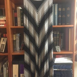 Trendy Merona Chevron Grey & Black Maxi Skirt